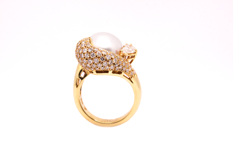 18ct Y/G Pearl and Diamond Ring